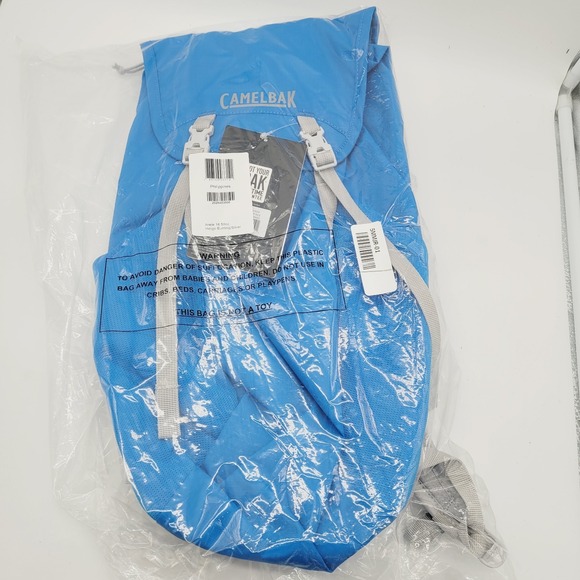 CamelBak Arete 18L Hiking Backpack with 50oz Crux Reservoir – Lightweight Daypac - Picture 3 of 8